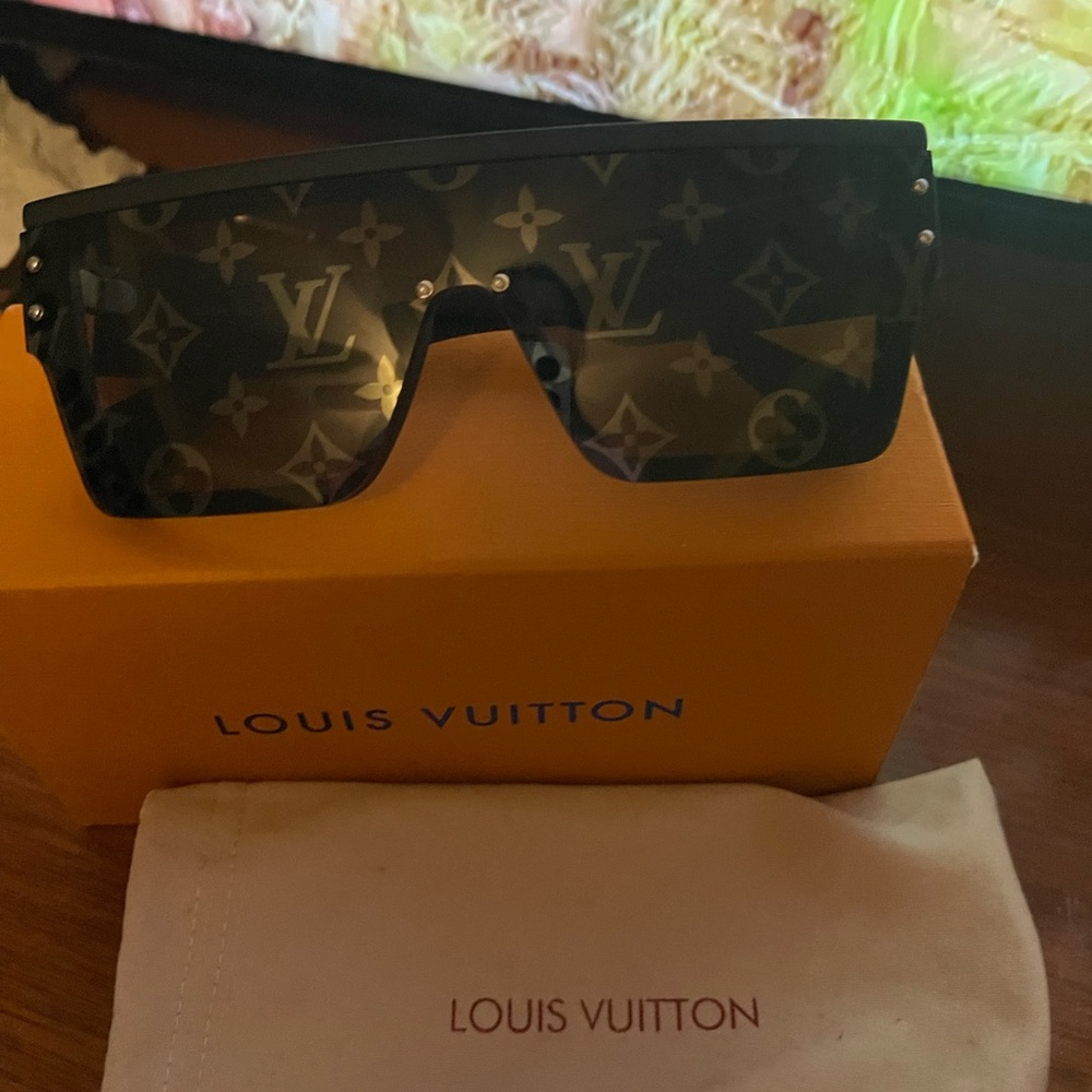 Louis Vuitton Black Sunglasses
